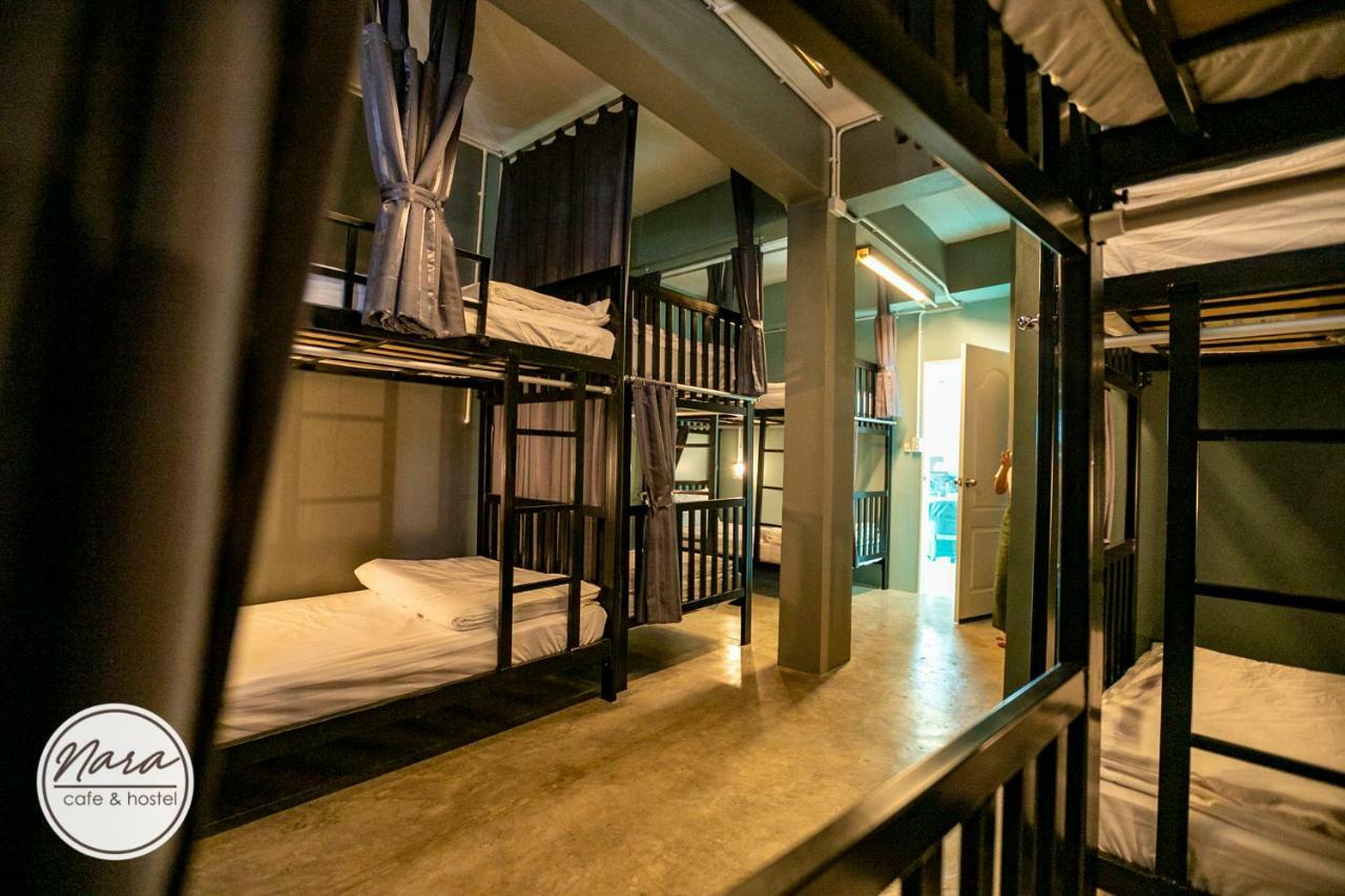 Nara Cafe And Hostel Bangkok Exterior photo
