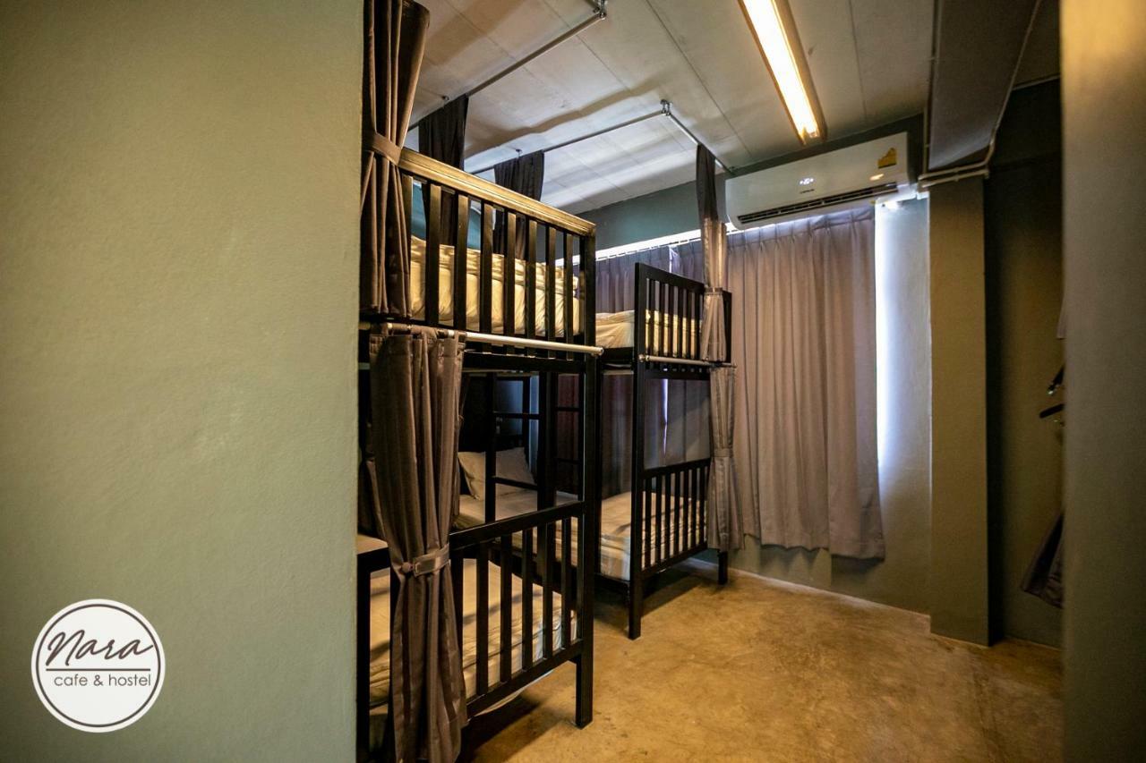 Nara Cafe And Hostel Bangkok Exterior photo