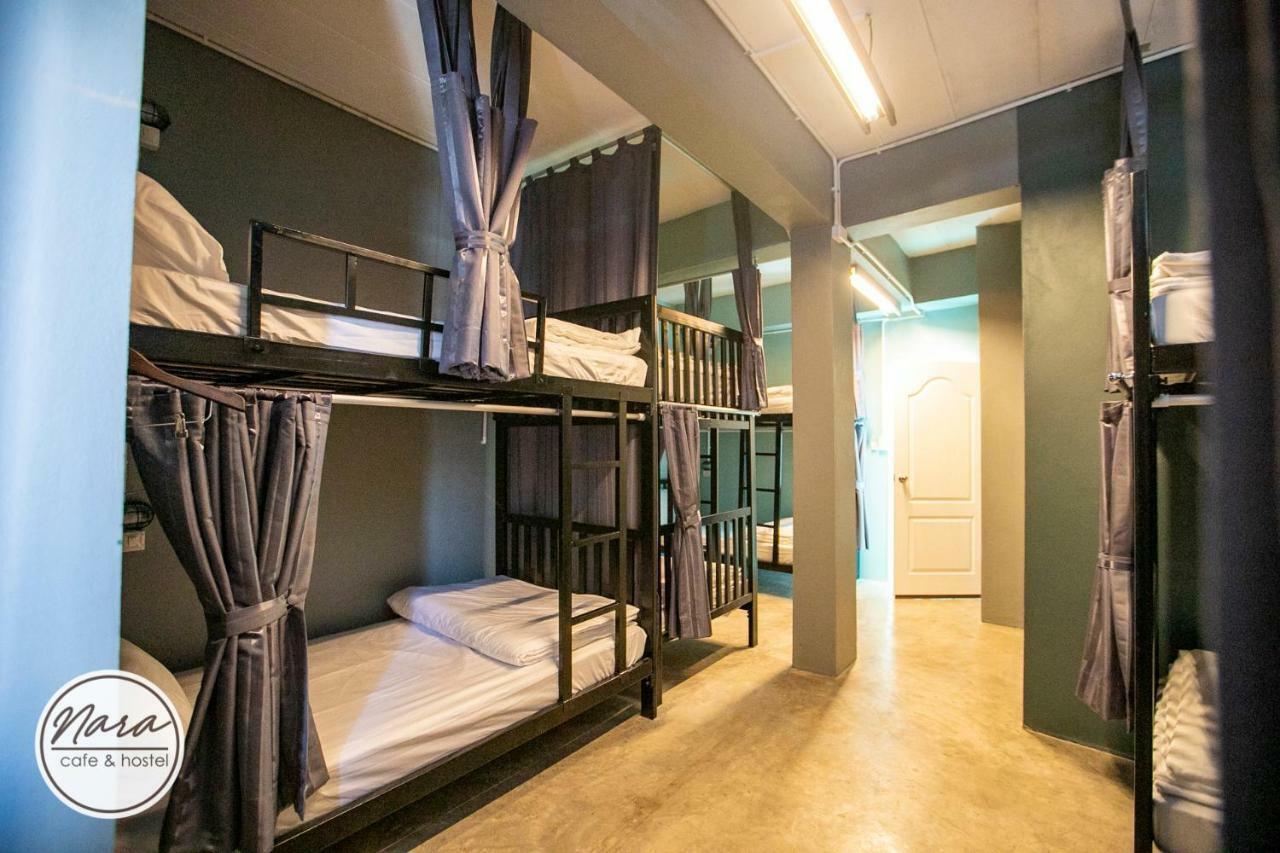 Nara Cafe And Hostel Bangkok Exterior photo